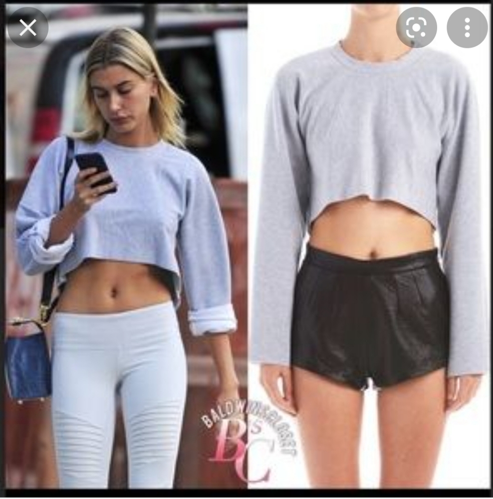ARE YOU AM I Light Gray Cropped Sweatshirt